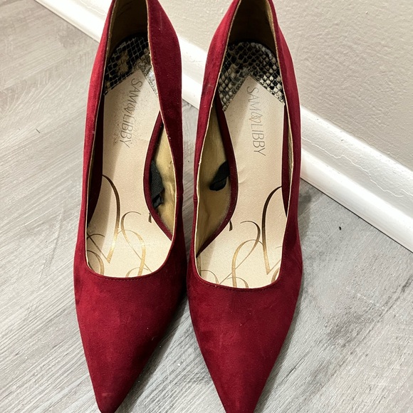 Sam & Libby Cranberry Pump - Picture 6 of 6